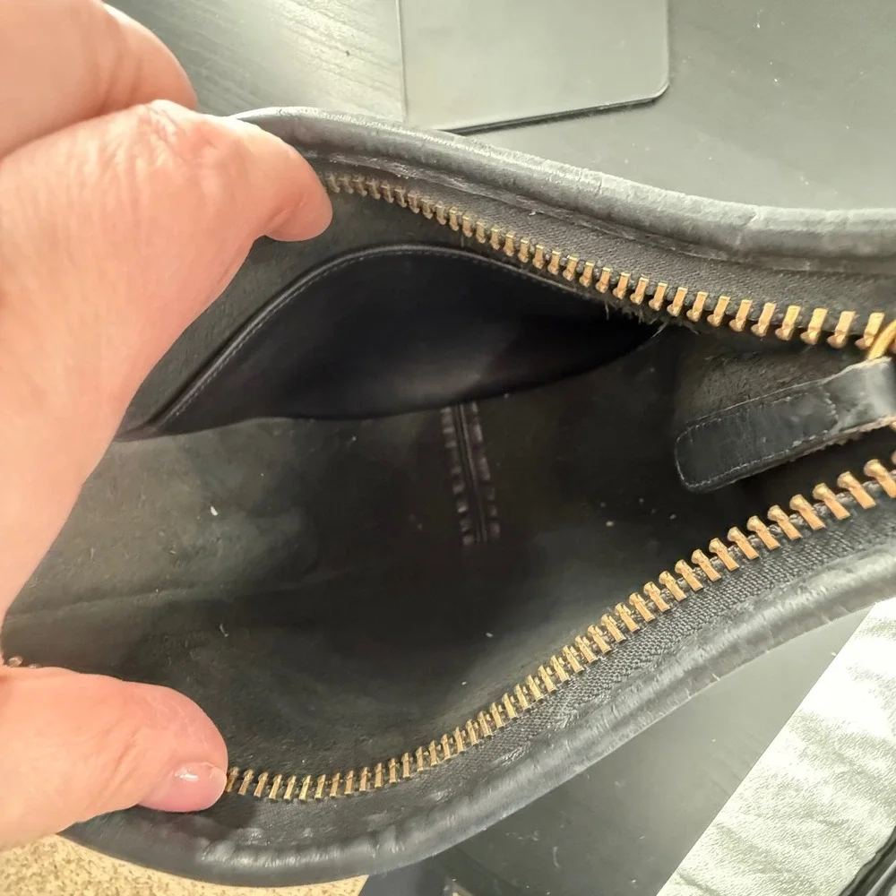 Vintage‎ Coach Janice Black Leather Crossbody USA Made 90s Brass - Picture 5 of 9